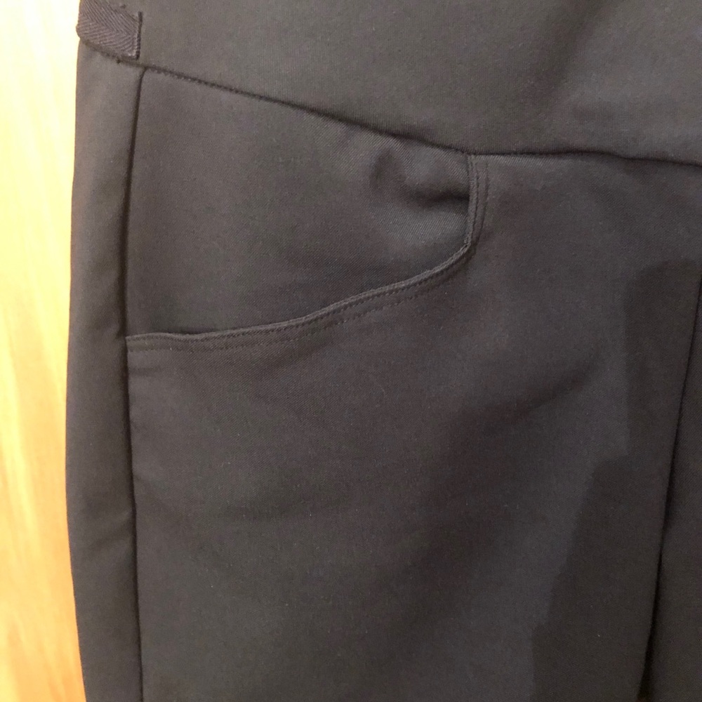 Under Armour Womens XS Golf Shorts - Picture 3 of 10